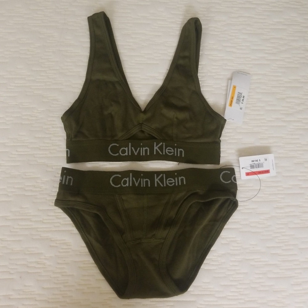 Calvin Klein panty/bra set
